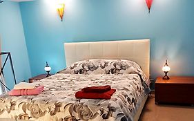 Goldencube Guest House